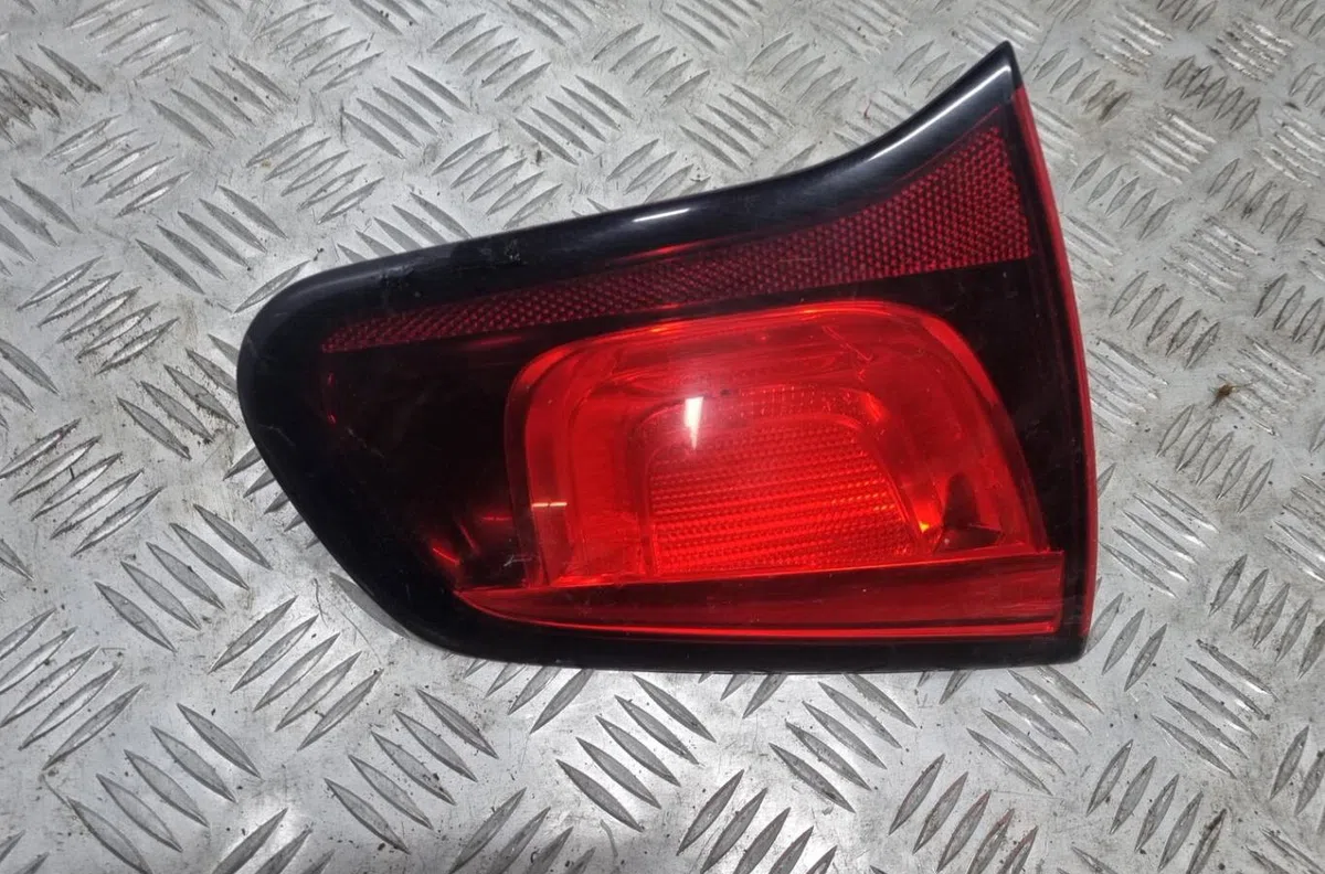 Feu arrière interieur gauche CITROEN C3 2 PHASE 1 occasion