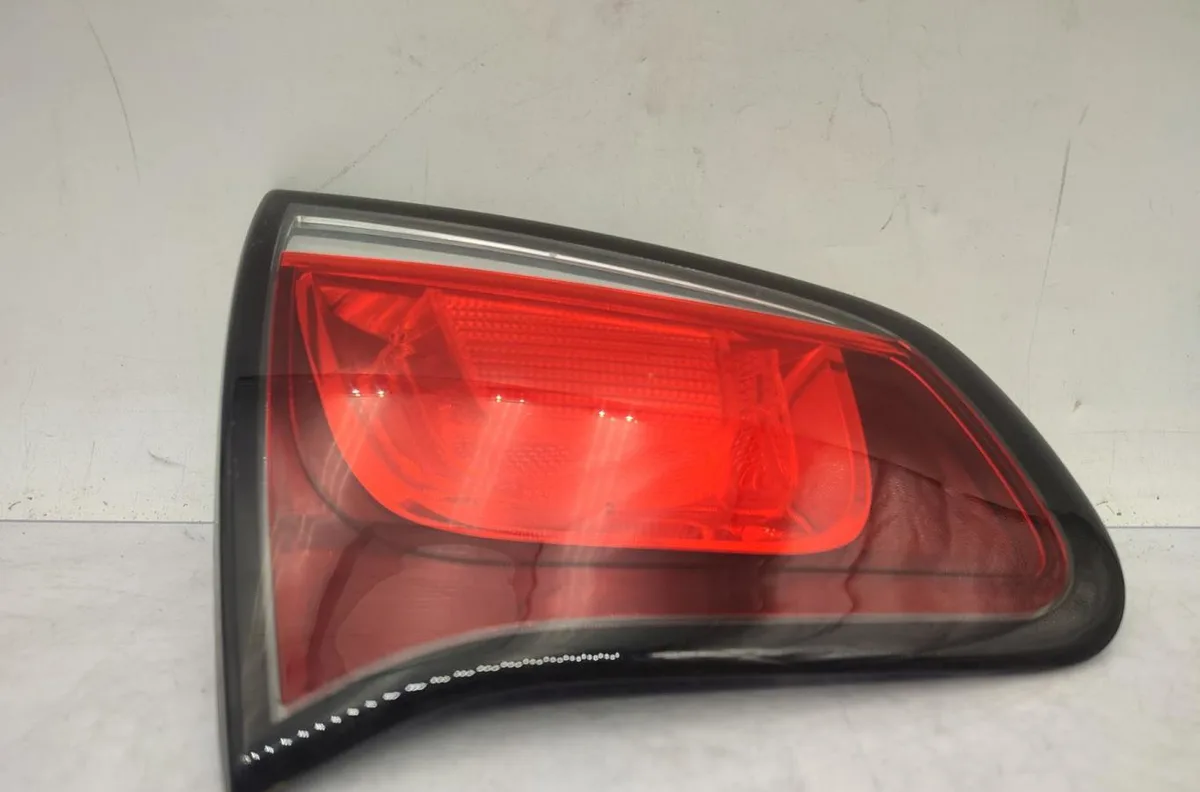 Feu arrière interieur gauche CITROEN C3 2 PHASE 1 occasion