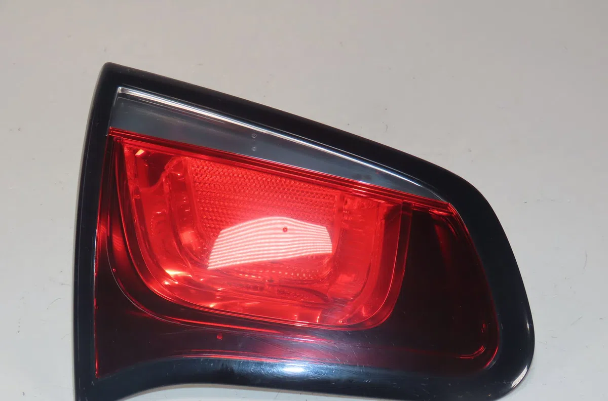 Feu arrière interieur gauche Citroën C3 II (SC_) 1.0 vti 68 (2012) 5 portes occasion