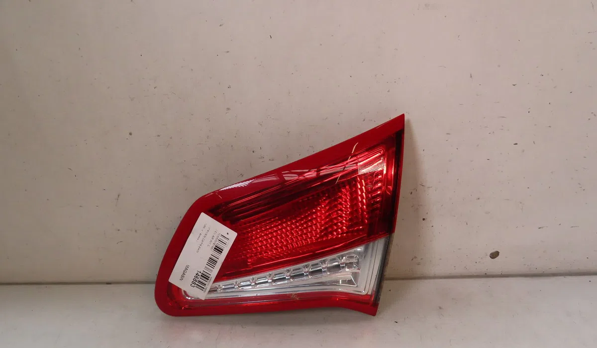 Feu arrière interieur gauche CITROEN C4 2012 occasion
