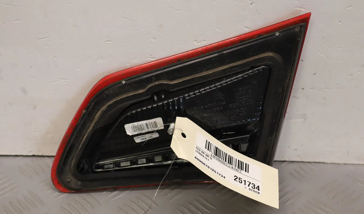 Feu arrière interieur gauche Citroen C4 II (NC_) 1.4 vti 95 (2009) occasion
