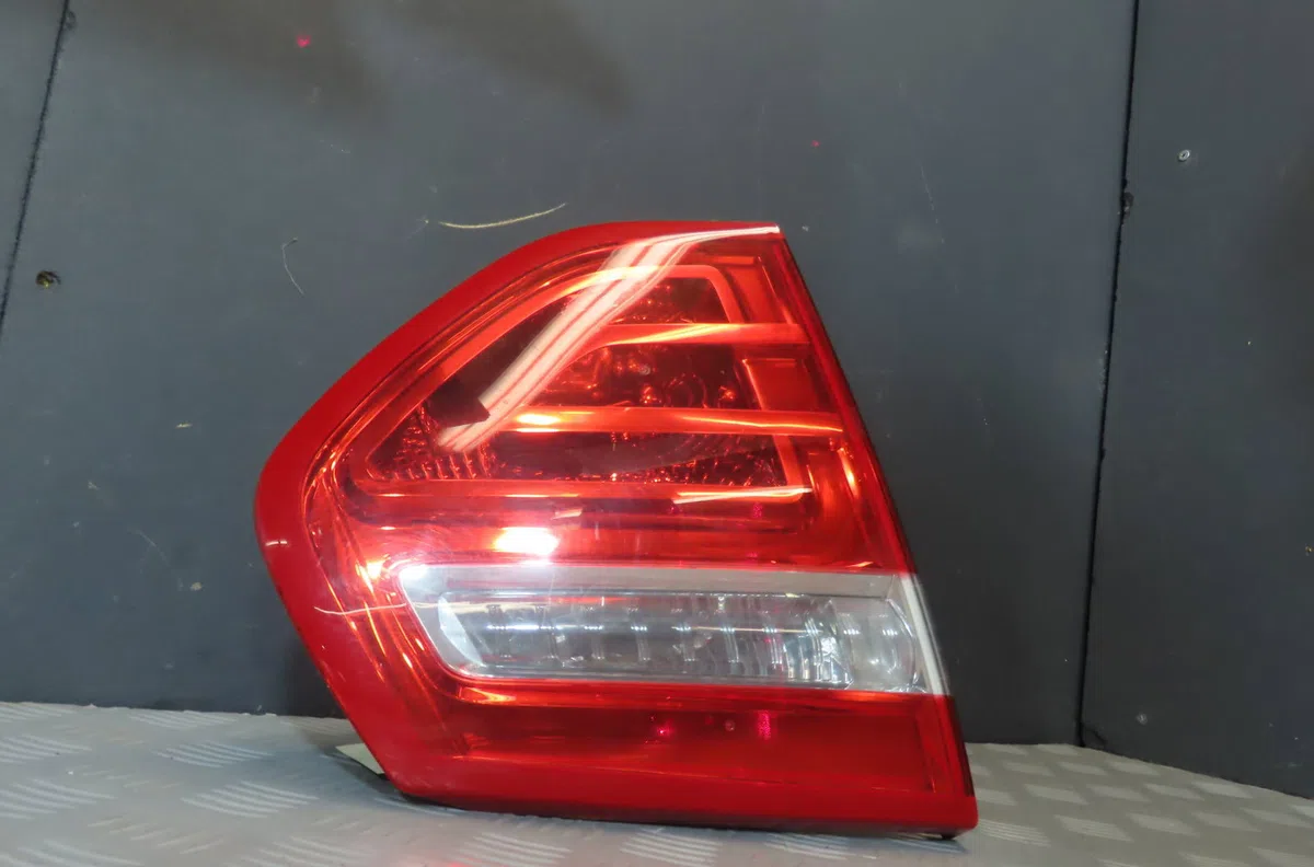 Feu arrière interieur gauche CITROEN C4 PICASSO 2007 occasion