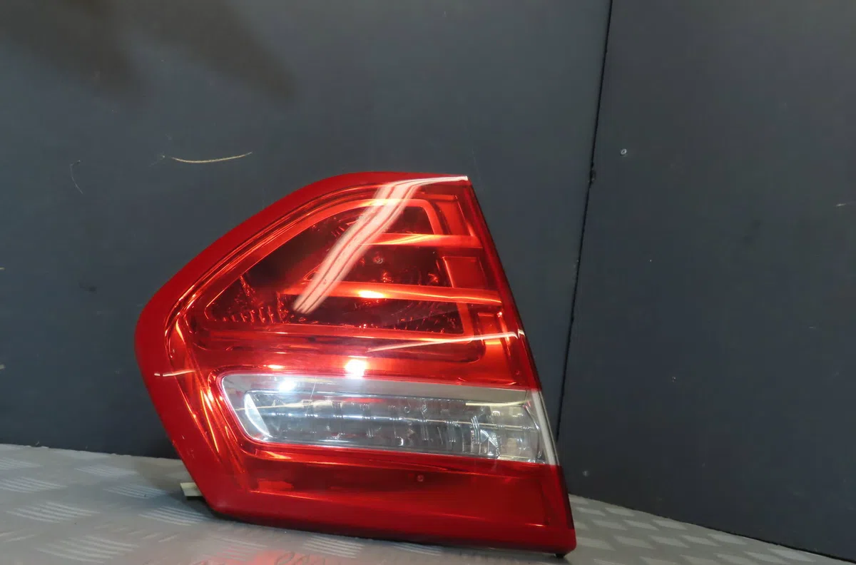 Feu arrière interieur gauche CITROEN C4 PICASSO 2007 occasion