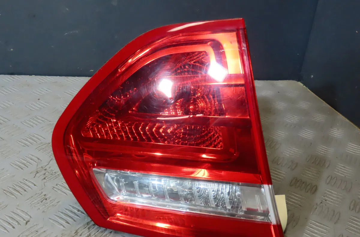 Feu arrière interieur gauche CITROEN C4 PICASSO 2008 occasion