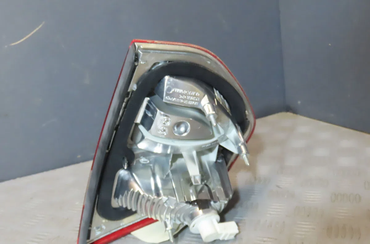 Feu arrière interieur gauche CITROEN C4 PICASSO 2008 occasion