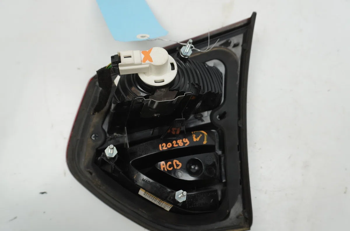 Feu arrière interieur gauche Citroen C4 PICASSO I Monospace (UD_) 1.6 hdi 110 (2010-2013) 5 portes occasion