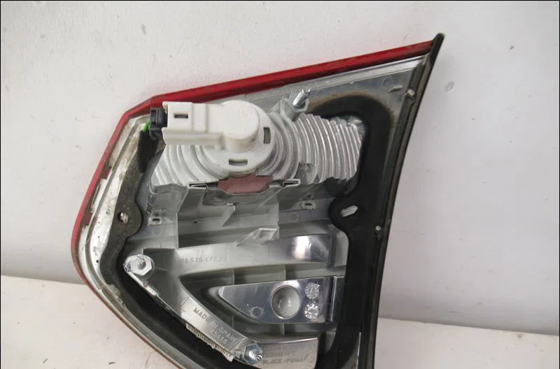 Feu arrière interieur gauche Citroen C4 PICASSO I Monospace (UD_) 1.6 hdi (2007-2013) 5 portes occasion
