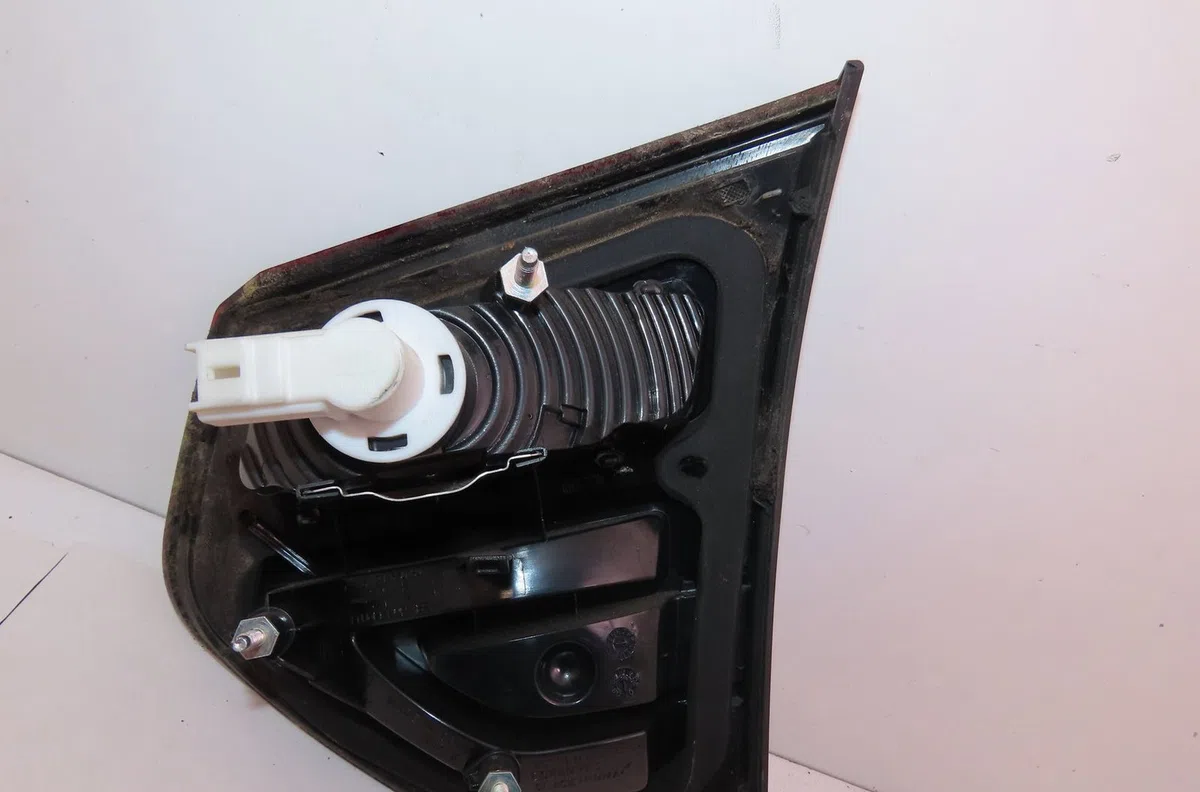 Feu arrière interieur gauche Citroën C4 PICASSO I Monospace (UD_) 1.6 hdi (2007-2013) 5 portes occasion