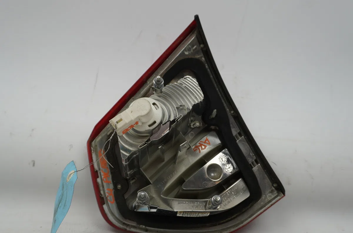Feu arrière interieur gauche Citroen C4 PICASSO I Monospace (UD_) 1.6 hdi (2007-2013) 5 portes occasion