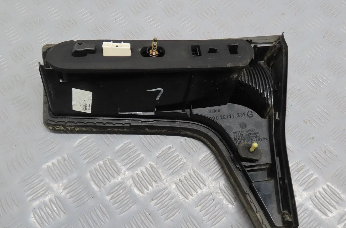 Feu arrière interieur gauche Citroen C5 II (RC_) 2.0 16v (rcrfjb, rcrfjc) (2004-2008) occasion