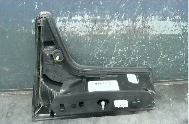 Feu arrière interieur gauche Citroën C5 II (RC_) 2.2 hdi (2006-2008) occasion