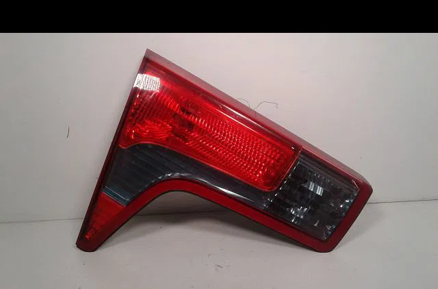 Feu arrière interieur gauche Citroën C5 II (RC_) 2.2 hdi (rc4hxe) (2004-2008) occasion