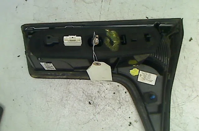 Feu arrière interieur gauche Citroën C5 II (RC_) 3.0 v6 (rcxfuf) (2004-2008) occasion