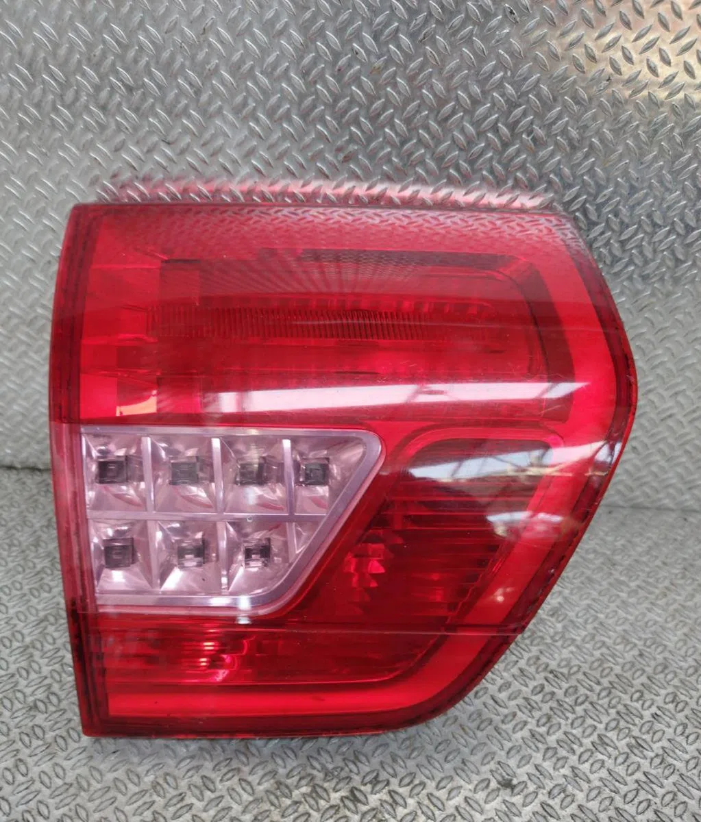 Feu arrière interieur gauche Citroen C5 III Break (RW_) 1.6 hdi 110 (2008) 5 portes occasion