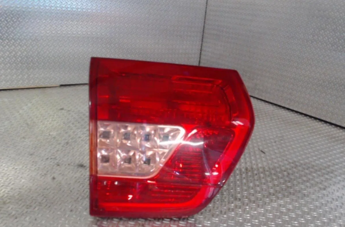 Feu arrière interieur gauche Citroen C5 III Break (RW_) 2.0 hdi (2008) occasion
