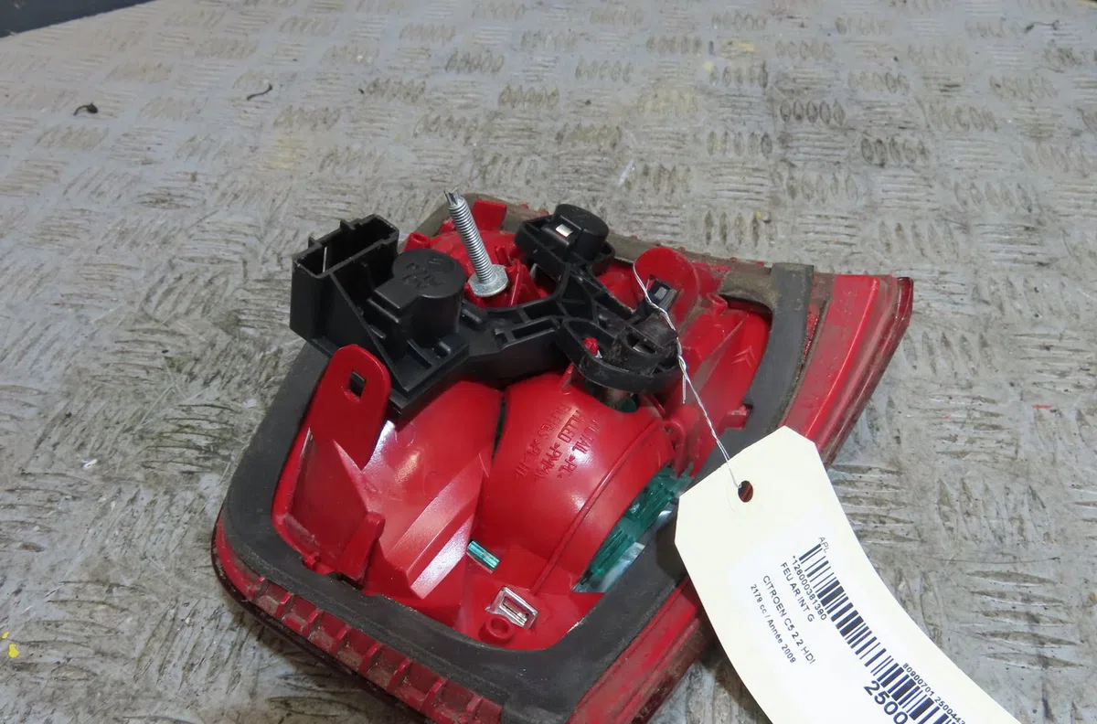 Feu arrière interieur gauche Citroen C5 III Break (RW_) 2.2 hdi (rw4hth) (2008-2011) occasion