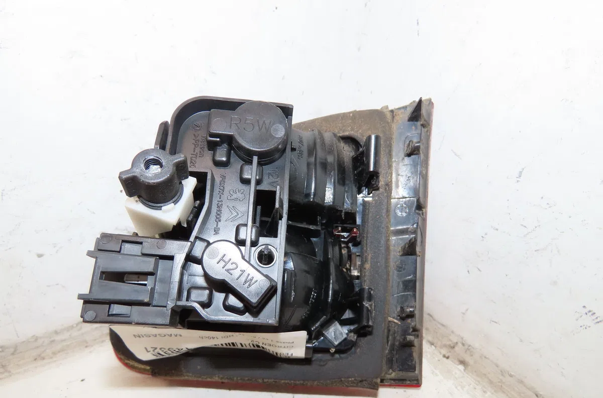 Feu arrière interieur gauche Citroën C5 III (RD_) 2.0 hdi 140 (2008) 4 portes occasion