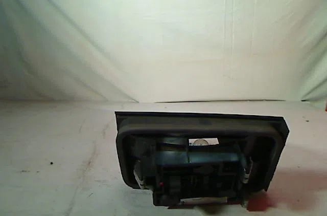 Feu arrière interieur gauche CITROEN XANTIA 1998 occasion
