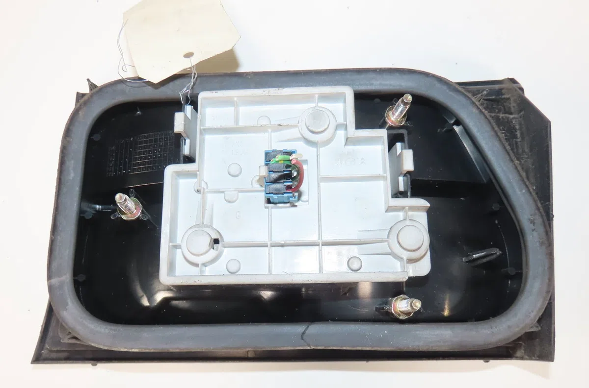 Feu arrière interieur gauche Citroën XANTIA Break (X1_, X2_) 2.0 hdi 109 (1999-2003) occasion