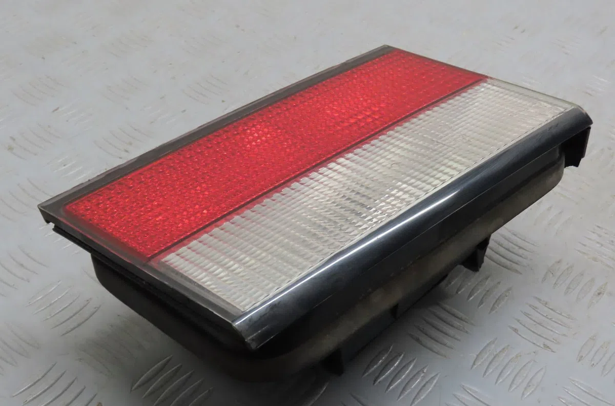 Feu arrière interieur gauche Citroen XANTIA (X1_, X2_) 2.0 hdi 109 (1999-2003) occasion
