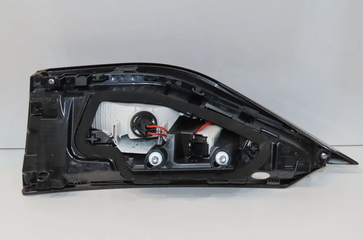 Feu arrière interieur gauche Ds DS 3 CROSSBACK (UR_, UC_, UJ_) 1.2 puretech 130 (2018) occasion