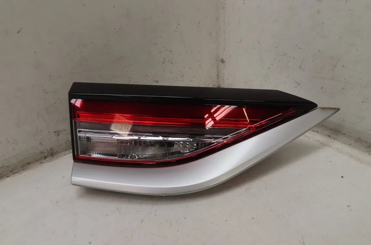 Feu arrière interieur gauche Ds DS 3 CROSSBACK (UR_, UC_, UJ_) E-tense (ujzkxz) (2019) occasion
