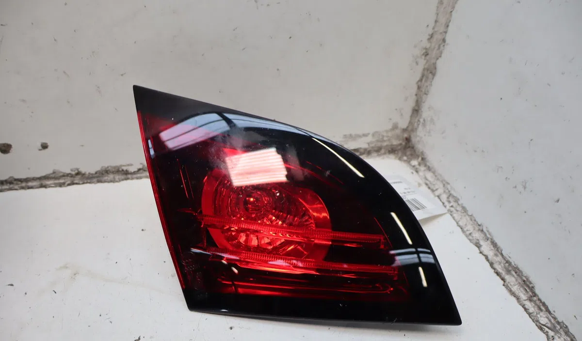 Feu arrière interieur gauche Ds DS 4 - DS 4 CROSSBACK (NX_) 1.2 thp 130 (nxhnym) (2015-2018) 5 portes occasion