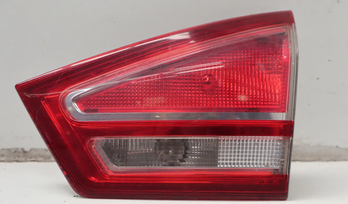 Feu arrière interieur gauche Ford B-MAX (JK) 1.5 tdci (2012) occasion