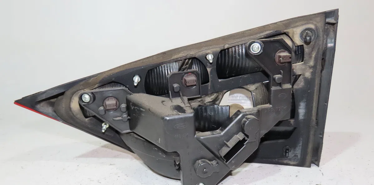 Feu arrière interieur gauche Ford GALAXY II (WA6) 1.8 tdci (2006-2015) occasion