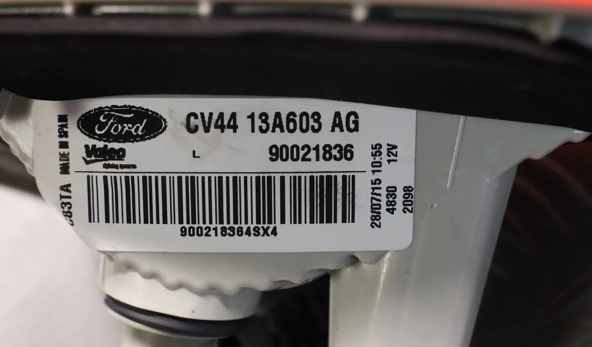 Feu arrière interieur gauche Ford KUGA II (DM2) 2.0 tdci (2013-2014) occasion