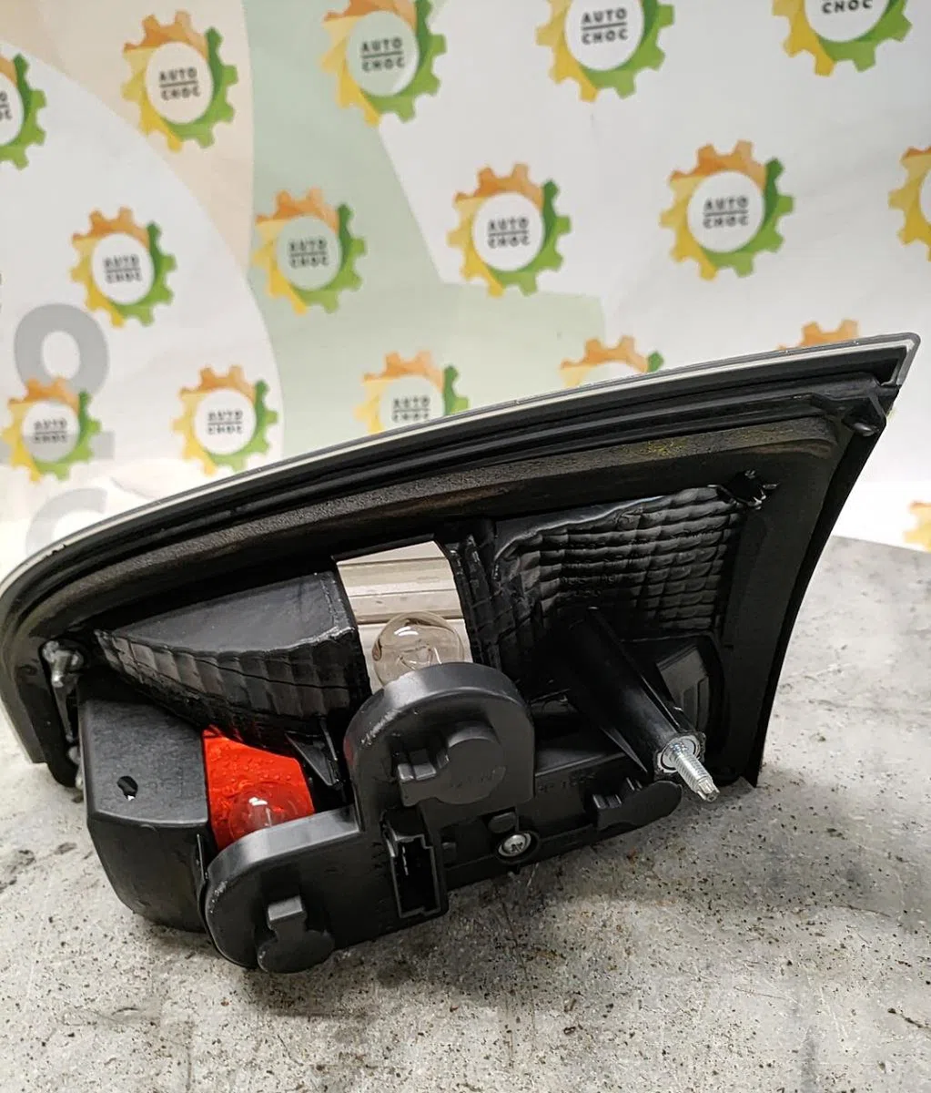 Feu arrière interieur gauche FORD S-MAX 1 PHASE 1 occasion