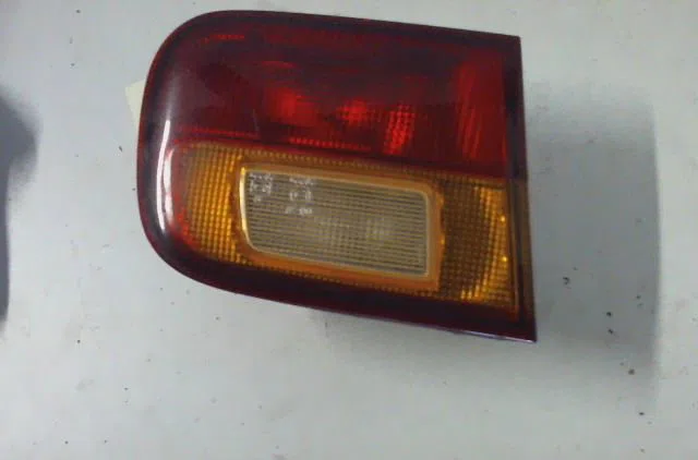Feu arrière interieur gauche HONDA CIVIC occasion