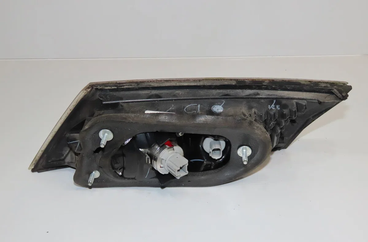 Feu arrière interieur gauche Honda CIVIC VIII Hatchback (FN, FK) 1.4 (fk1, fn4) (2008) occasion