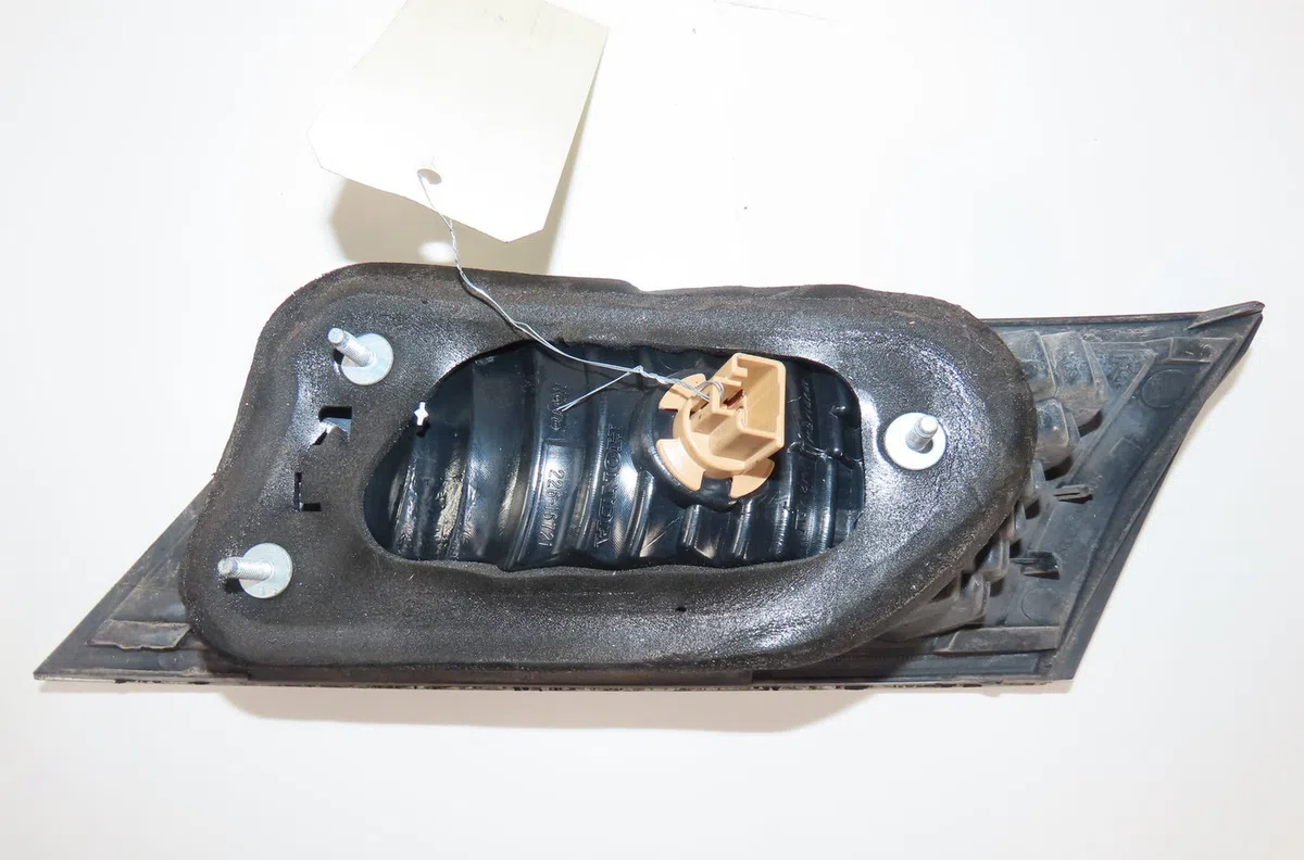 Feu arrière interieur gauche Honda CIVIC VIII Hatchback (FN, FK) 2.2 ctdi (fk3) (2005) 5 portes occasion