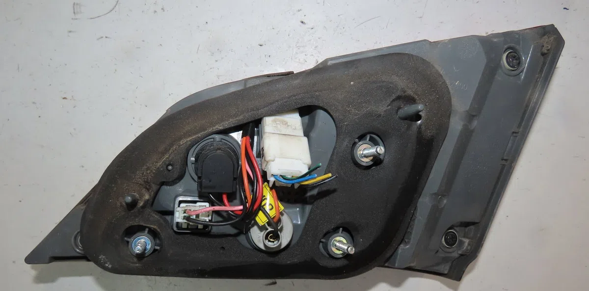 Feu arrière interieur gauche Hyundai I40 I (VF) 1.7 crdi (2012-2019) occasion