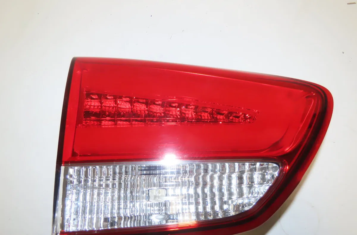 Feu arrière interieur gauche Kia CARENS IV 1.7 crdi (2013) occasion