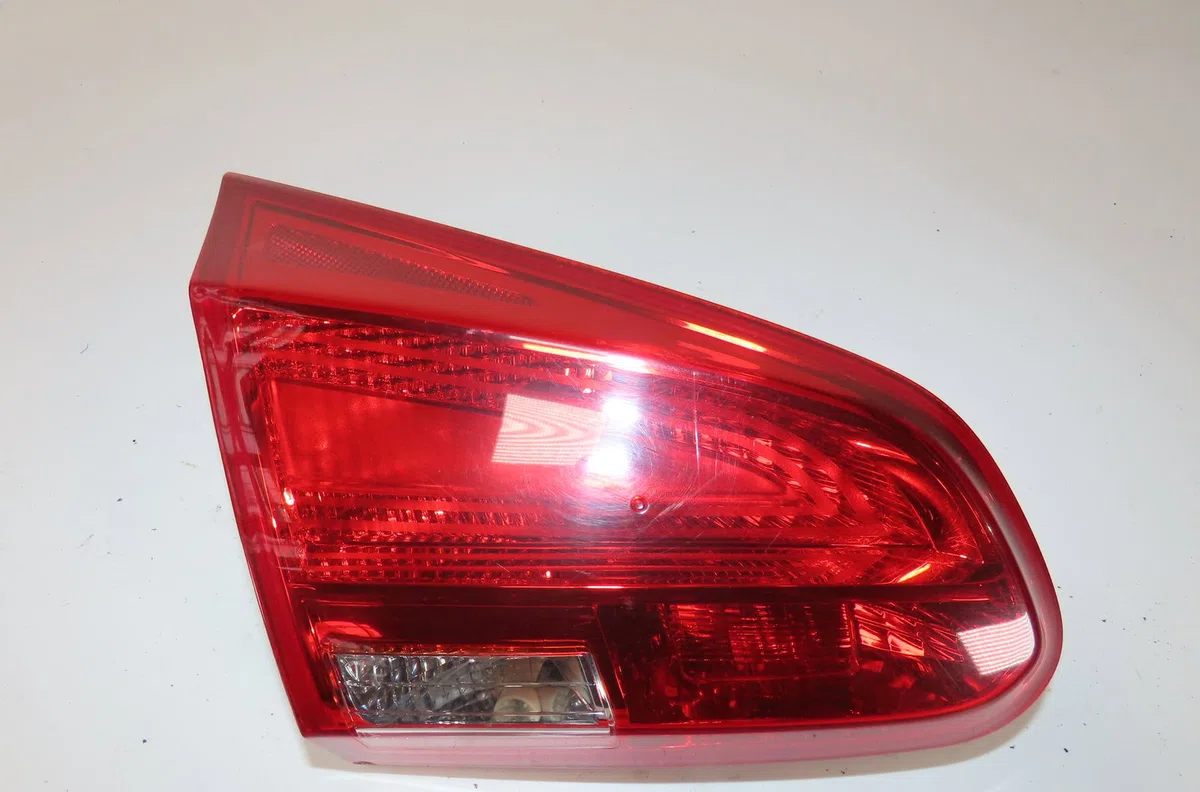 Feu arrière interieur gauche Kia CEE'D (JD) 1.4 cvvt (2012-2018) occasion