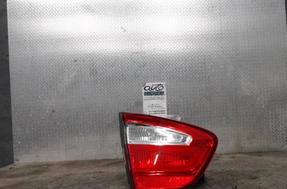 Feu arrière interieur gauche Kia RIO III (UB) 1.25 cvvt (2011-2017) occasion