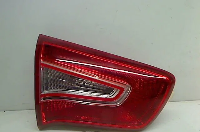 Feu arrière interieur gauche KIA SPORTAGE III occasion