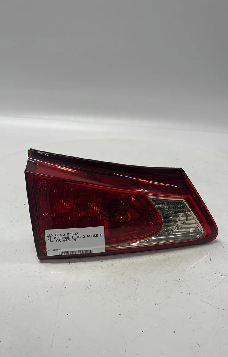 Feu arrière interieur gauche LEXUS IS 2 PHASE 2 occasion