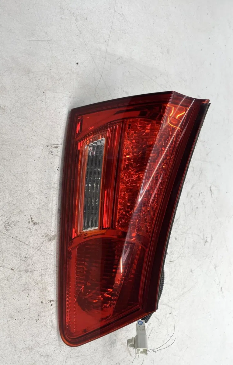 Feu arrière interieur gauche Lexus IS II (_E2_) 220d (ale20) (2005-2012) occasion