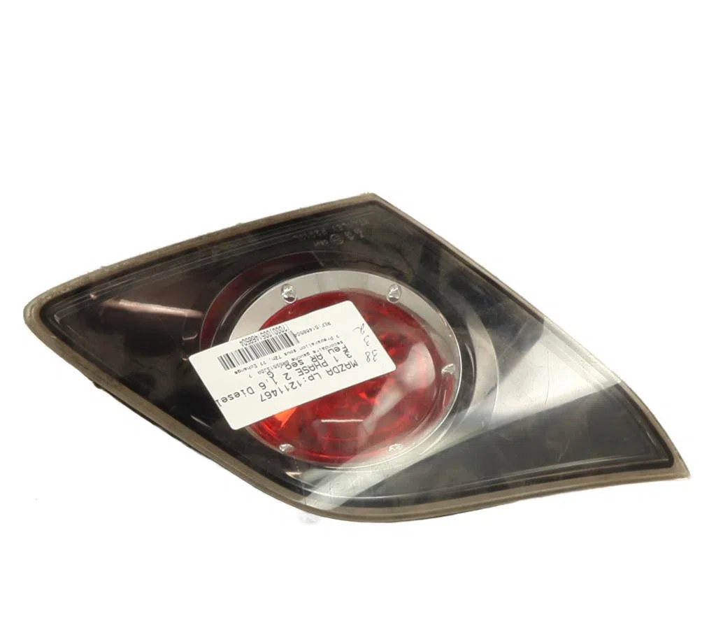 Feu arrière interieur gauche Mazda 3 A trois volumes (BK) 1.6 di turbo (bk12y) (2004-2009) occasion
