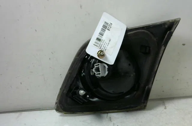Feu arrière interieur gauche Mazda 3 (BK) 1.6 (bk14) (2003-2009) occasion
