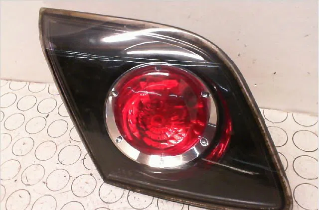 Feu arrière interieur gauche Mazda 3 (BK) 1.6 di turbo (2004-2009) occasion
