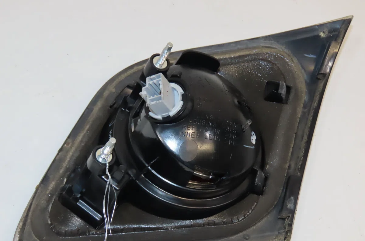 Feu arrière interieur gauche Mazda 3 (BK) 2.0 (bkep) (2003-2009) occasion