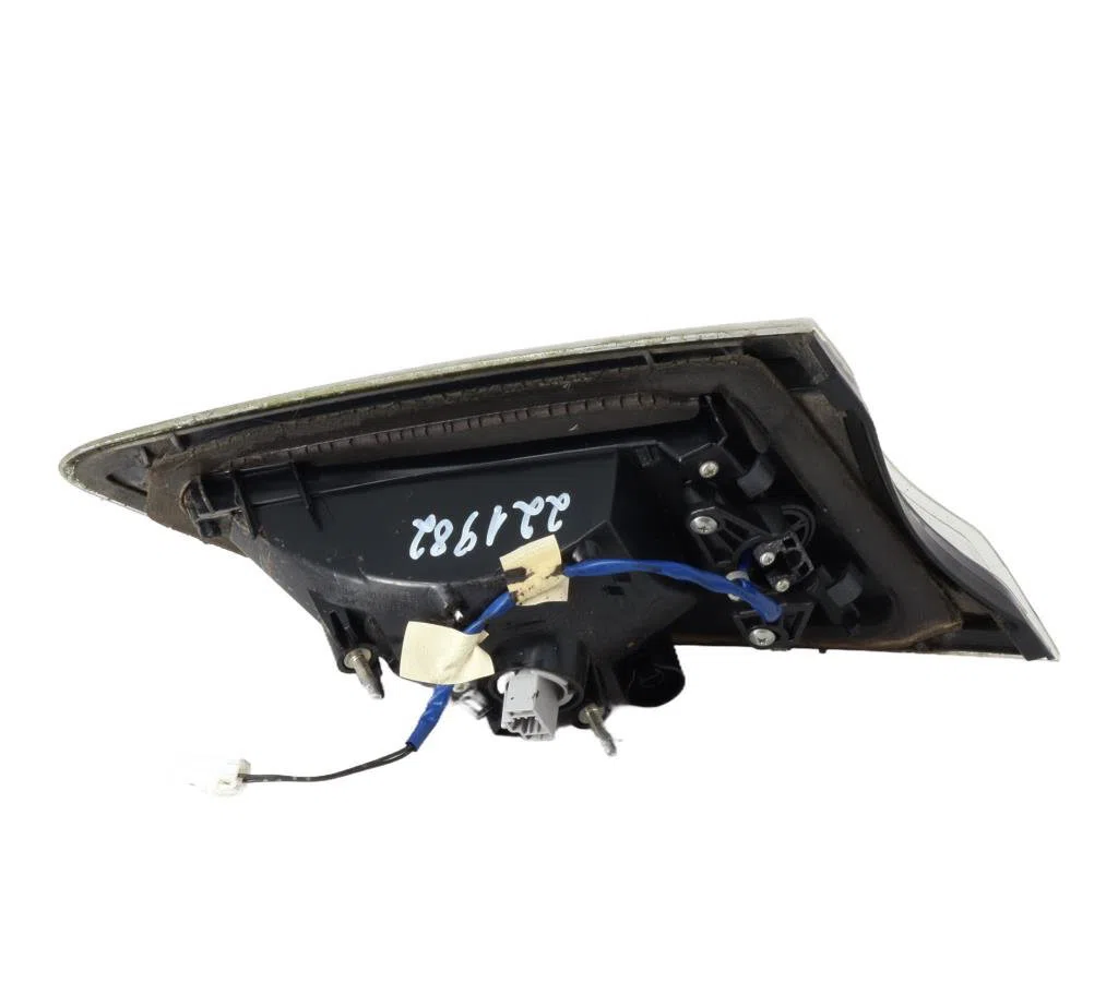 Feu arrière interieur gauche Mazda 3 (BL) 2.2 mzr cd (bl10) (2009-2013) occasion