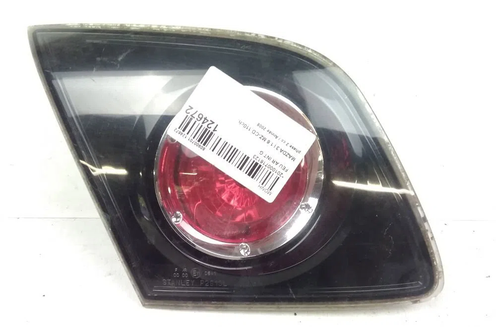 Feu arrière interieur gauche MAZDA 3 I 2008 occasion