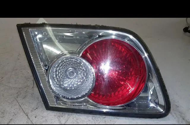 Feu arrière interieur gauche Mazda 6 A trois volumes (GG) 2.3 (gg3p) (2002-2007) occasion