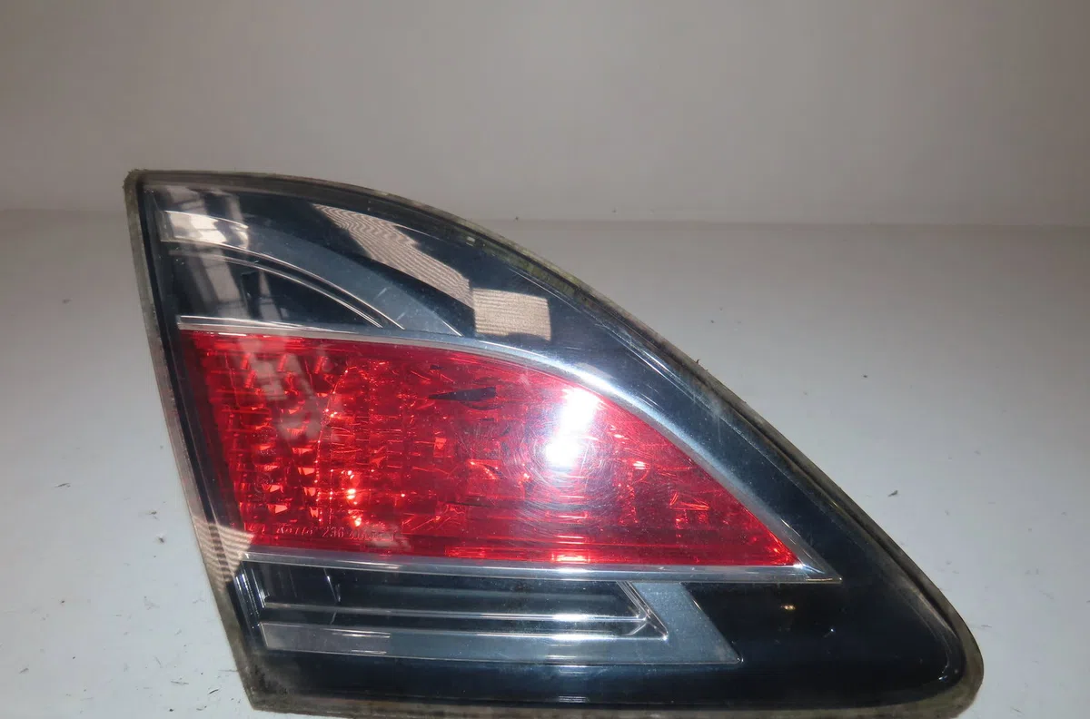 Feu arrière interieur gauche Mazda 6 Hatchback (GH) 2.2 d (gh10) (2010-2012) occasion