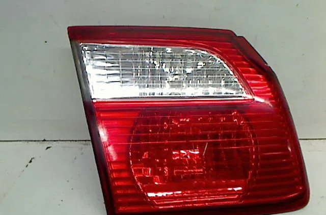 Feu arrière interieur gauche MAZDA 626 occasion